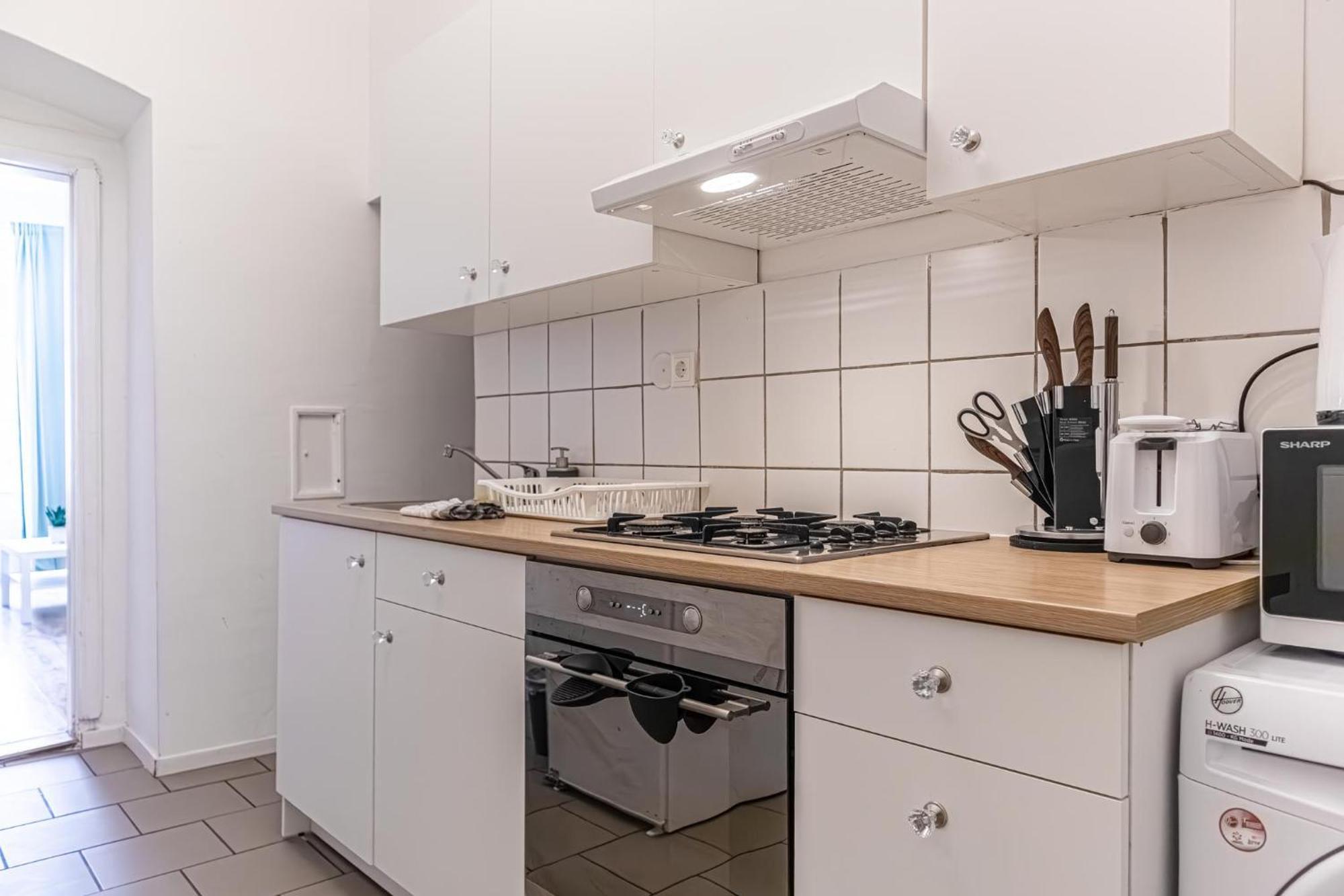 Budget-Friendly 2Br Apt With Great Location Apartment Виена Екстериор снимка
