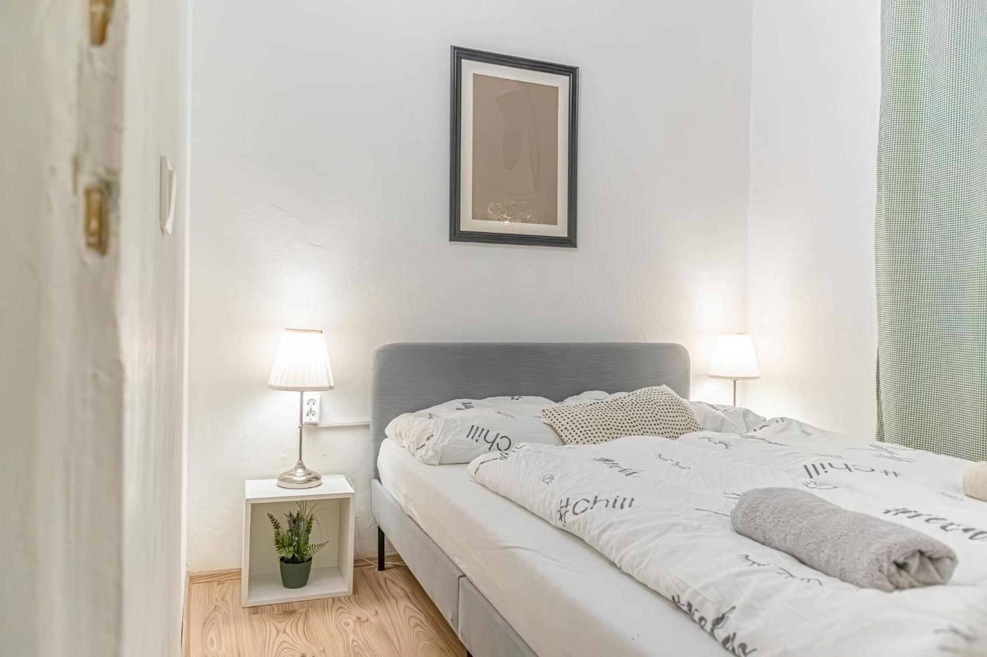Budget-Friendly 2Br Apt With Great Location Apartment Виена Екстериор снимка