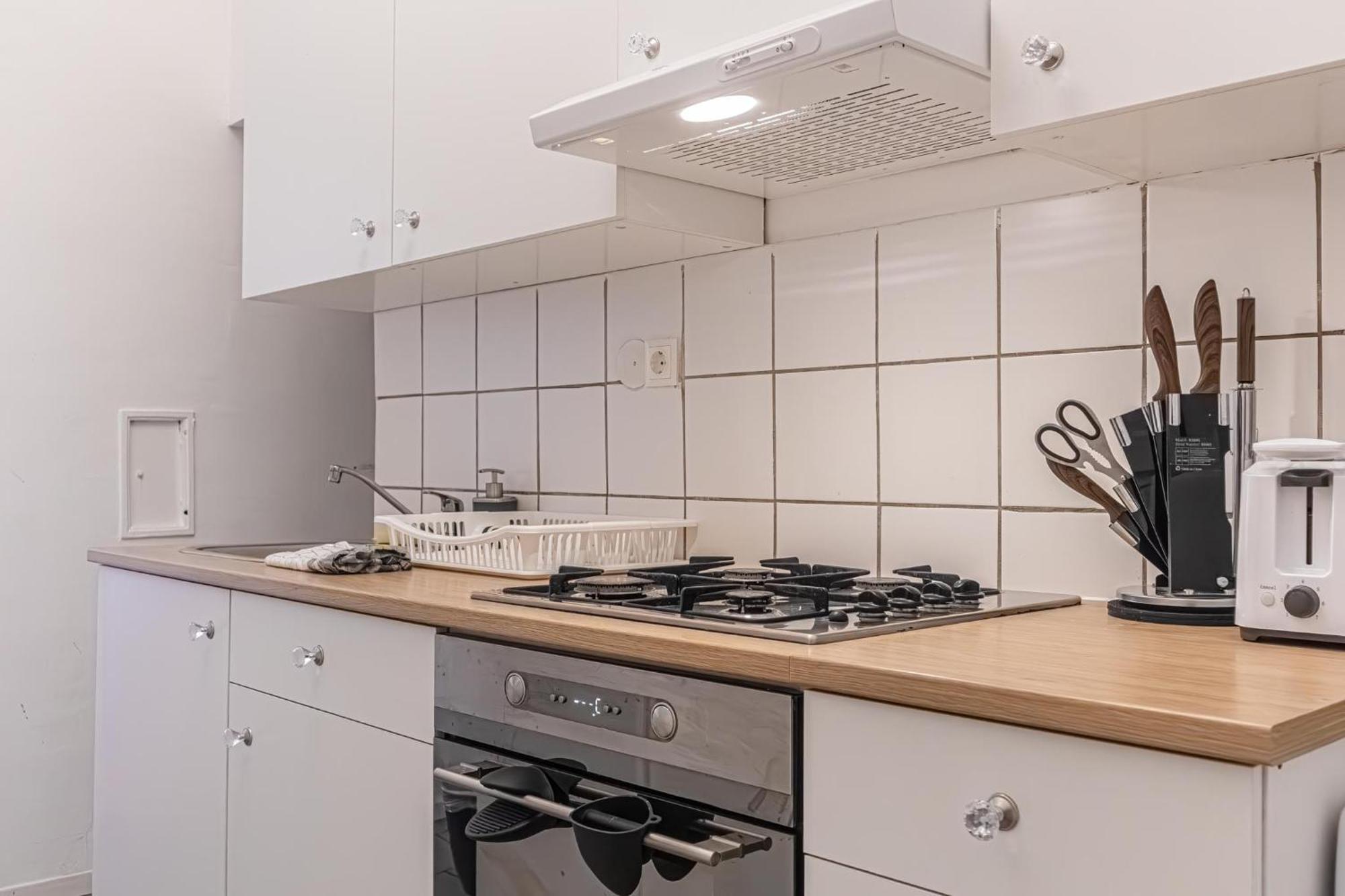 Budget-Friendly 2Br Apt With Great Location Apartment Виена Екстериор снимка